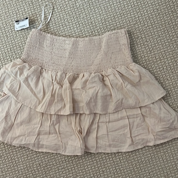 Taupe mini ruffle skirt - Picture 3 of 3